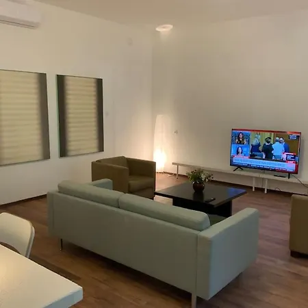 아파트 An Unique Spacious Property With Terass Kärdla