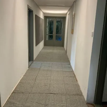 아파트 An Unique Spacious Property With Terass