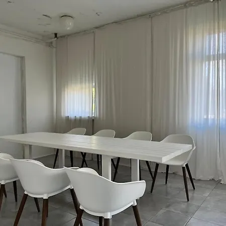 An Unique Spacious Property With Terass 아파트 Kärdla
